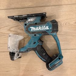 Makita XDS01Z Drywall Cut-Out Saw