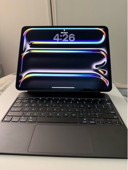 Apple iPad Pro 13” M5 512GB + Magic Keyboard – Like New