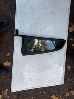 2003-2017 Ford Expedition glass
