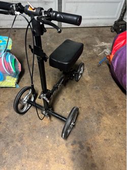 Knee scooter