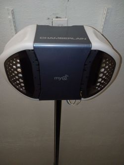 Chamberlain myQ Garage Door Opener