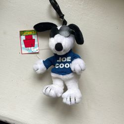 Joe Cool Snoopy Keychain/Coin Purse