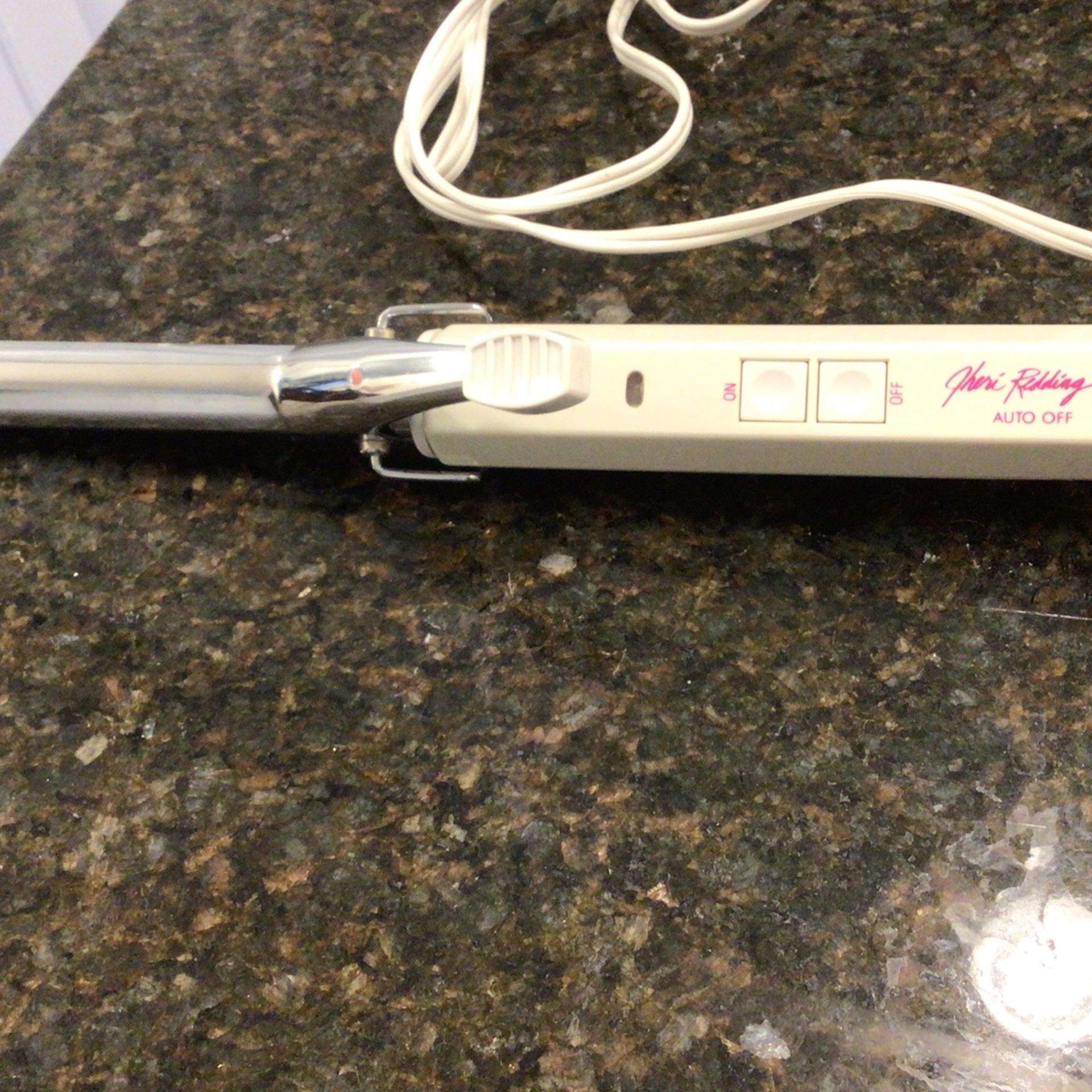 Jheri Redding Ii Curling Iron