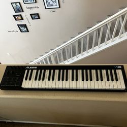 Alesis V49 MIDI Keyboard Controller (USB Port Broken)