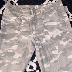 GAP Girlfriend Khaki Camo Pants 