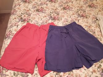 WOMEN'S SHORTS