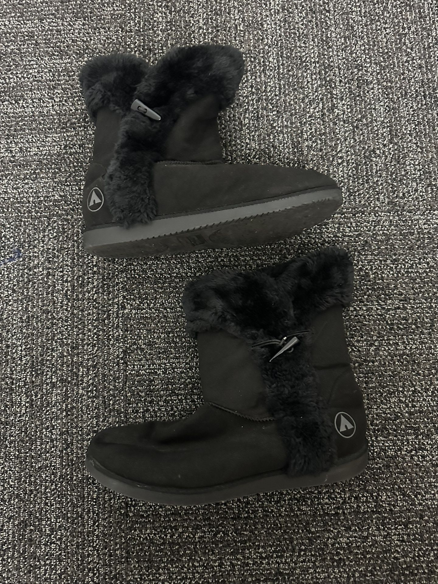 Airwalk Snow Boots Womens Size 12 Black Suede Faux Fur Trim Round Toe Casual