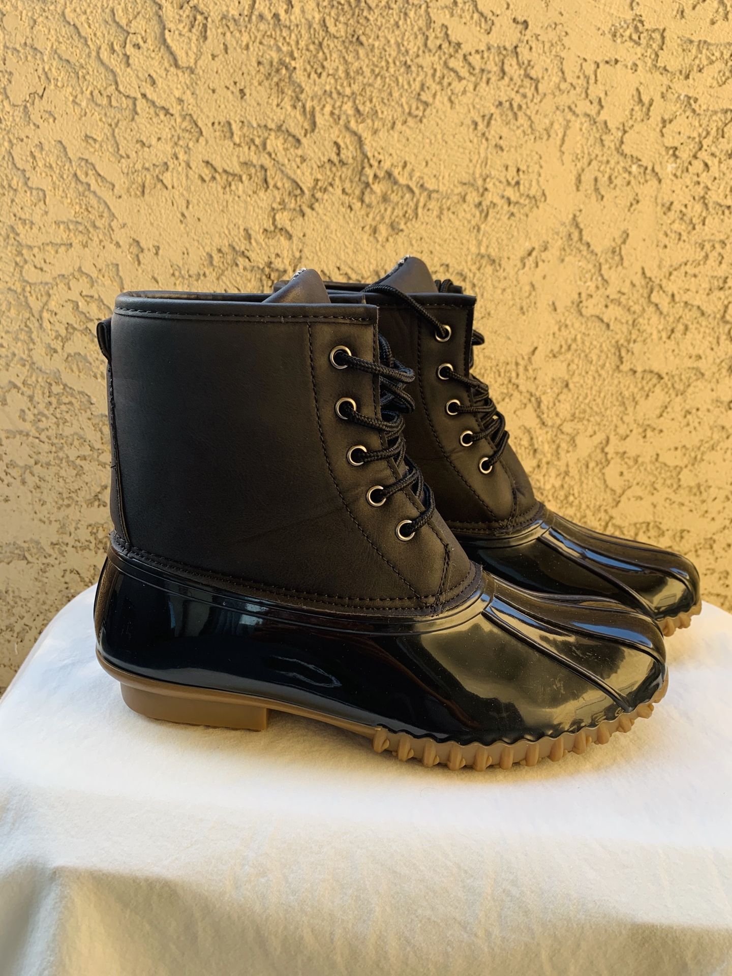 Women’s size 9 Charles Albert Waterproof Rain Duck Boot