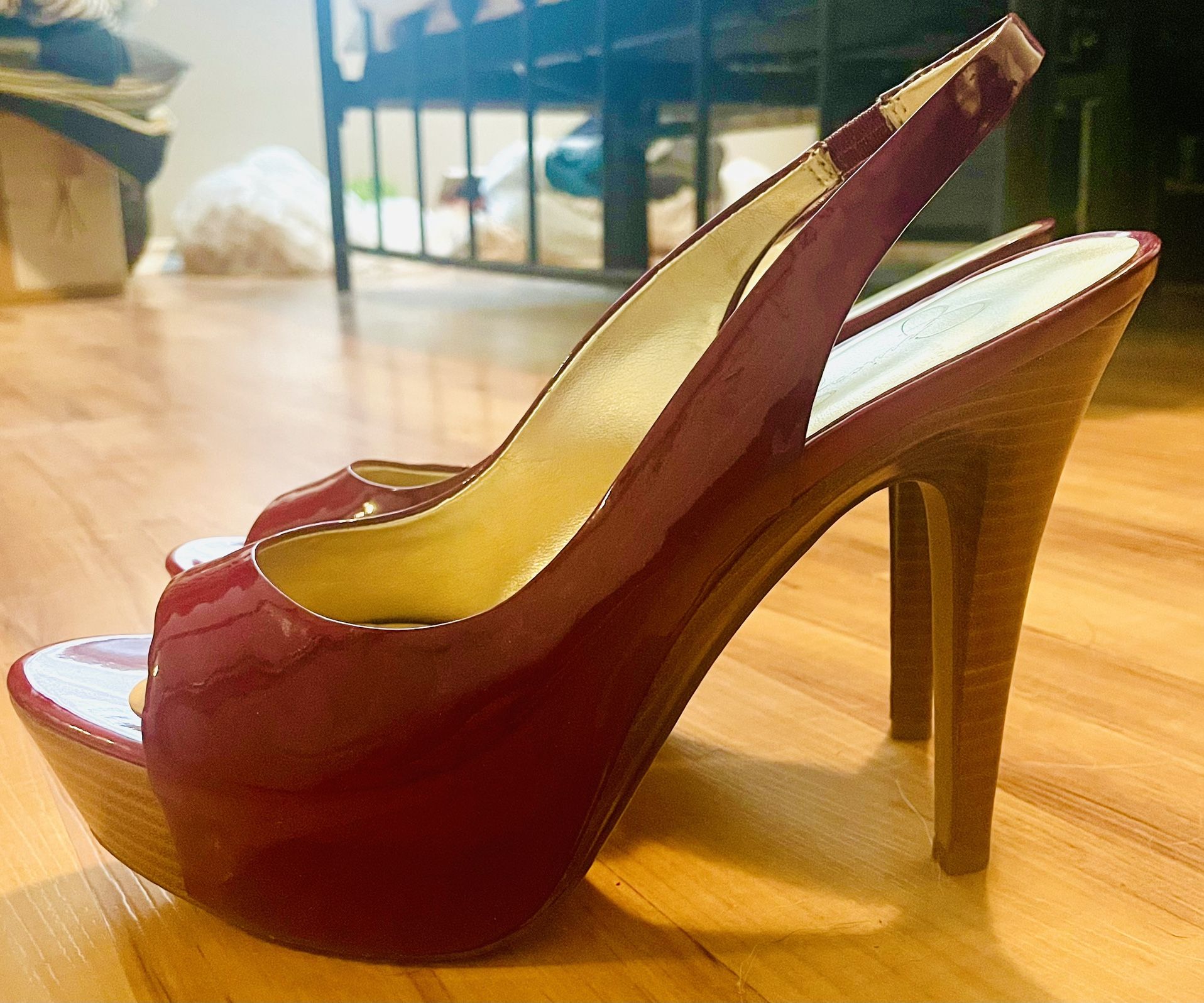 Jessica Simpson Sling Back Peep Toe Heels! Size 7.5!