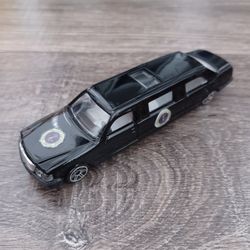 U.S. Presidential Limousine 1:64 Scale Diecast 