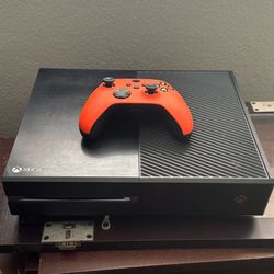 XBOX ONE BLACK 500GB WITH NEW ORANGE CONTROLLER 