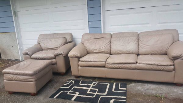 Genuine Leather Sofa Set W Armchair And Ottoman For In Seattle Wa Offerup