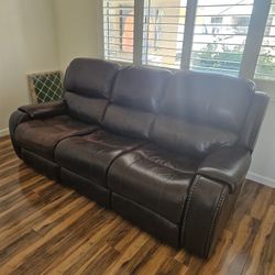 Leather . Couch Electric  _ Options Gorgious 