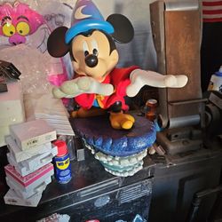 Mickey Statue 