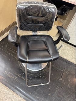 Salon chair