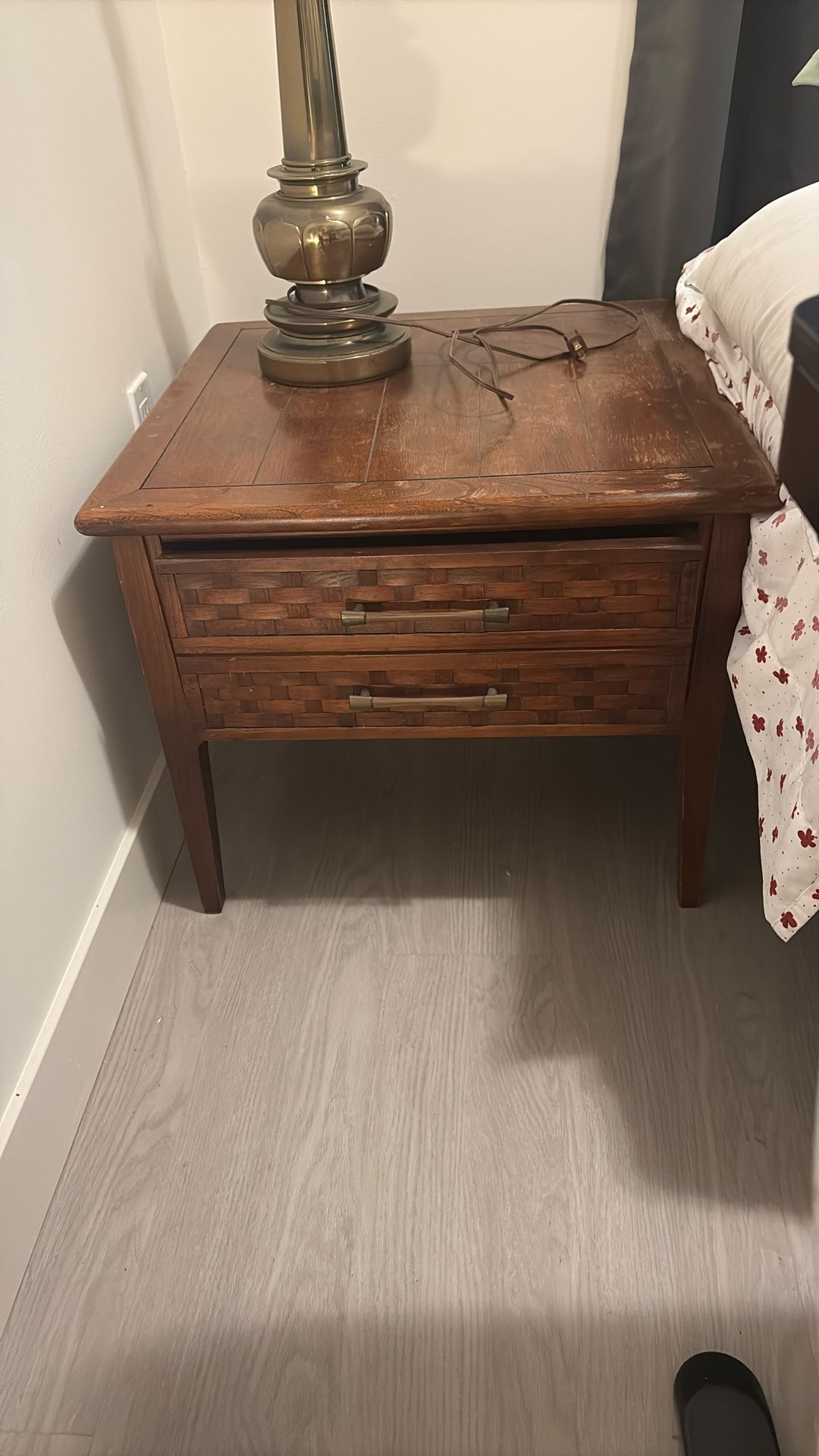 End Table / Drawer / Nightstand