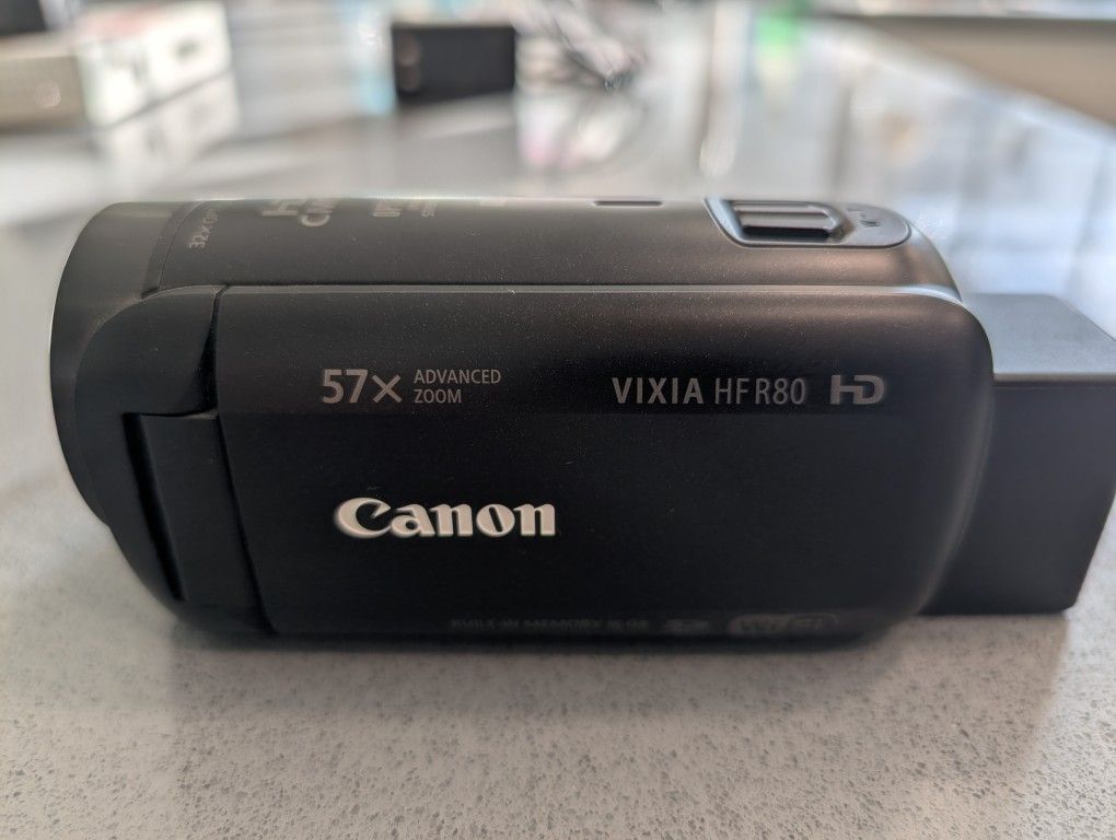 Canon Vixia HF R80 Video Camera