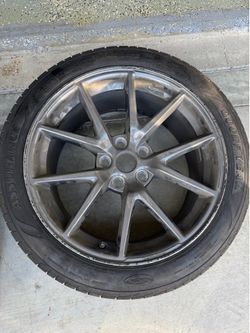 Tesla Model 3  18” tire and rim