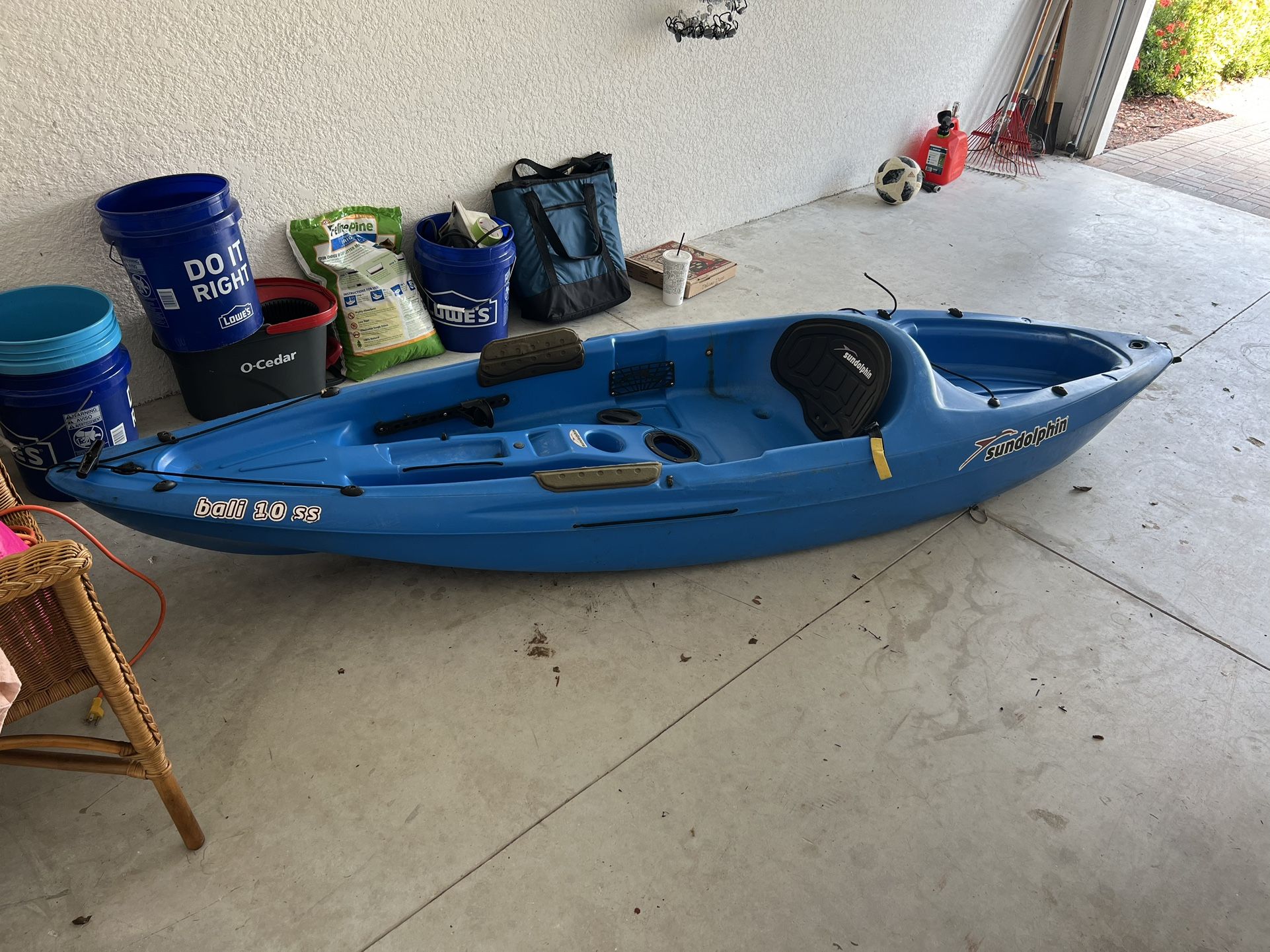 9.5 Ft Sun Dolphin Bali 10 Ss Kayak for Sale in Fort Myers, FL OfferUp