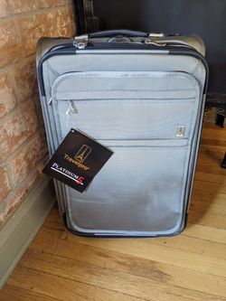 NEW TravelPro Expandable RollAboard Suiter-Aspen