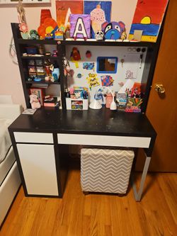 Art Desk