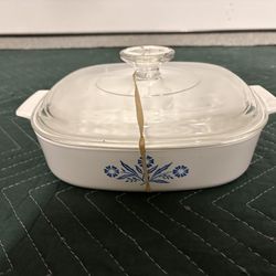 Vintage Corning ware with lid
