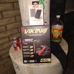 Viking Lithium-ion Jump Starter And Powerbank 1000 Peak Amp 12 Volt. An Aug Powerbank+ Stand For Sale