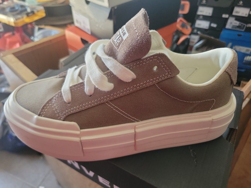 Converse 6.5 Men 8 Women