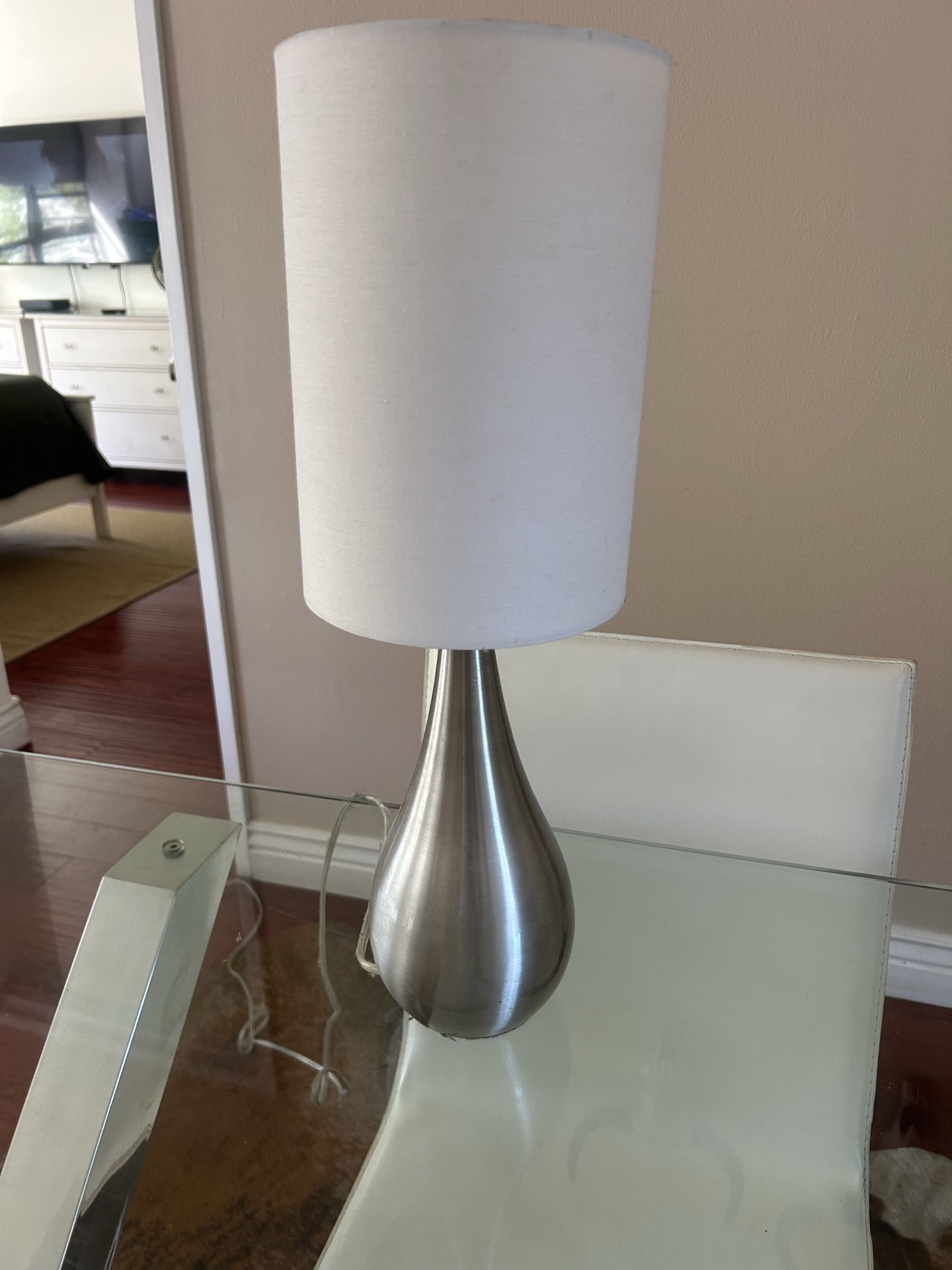 Table lamp