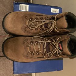 RED WING - brown leather lace up steel toe boots