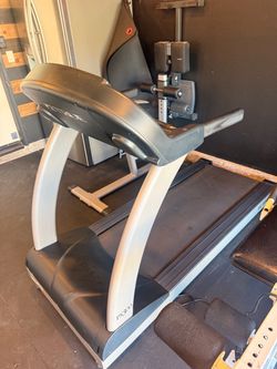 TRUE Fitness PS300 Heavy Duty Treadmill – Excellent Condition – $750 OBO