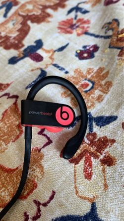 Amazing condition Powerbeats 3 wireless head phones