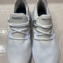 White Neutica Running Shoes Size:8/1/2 For Women