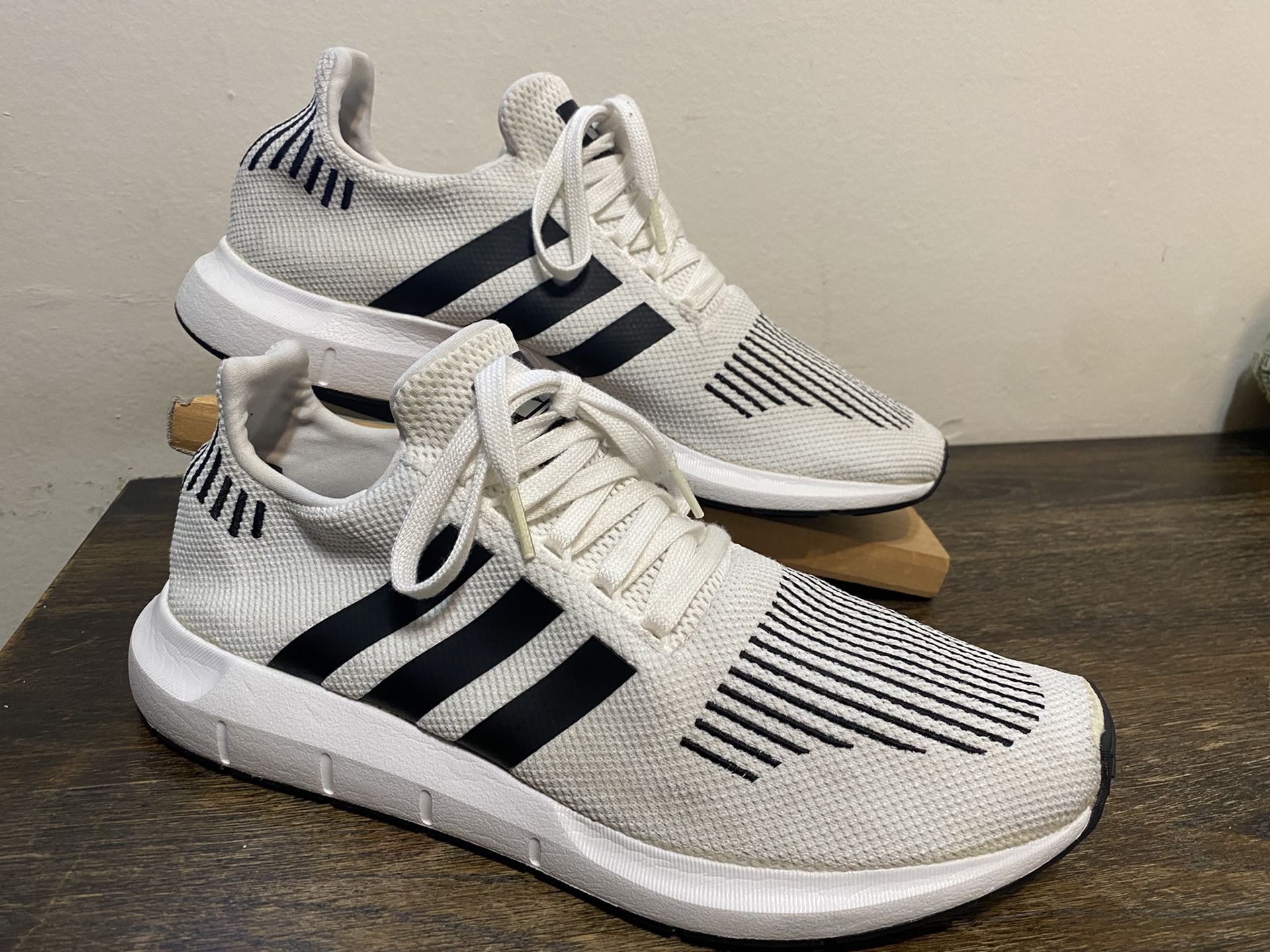 Adidas Originals Swift Run Mens US 12 Black White Athletic