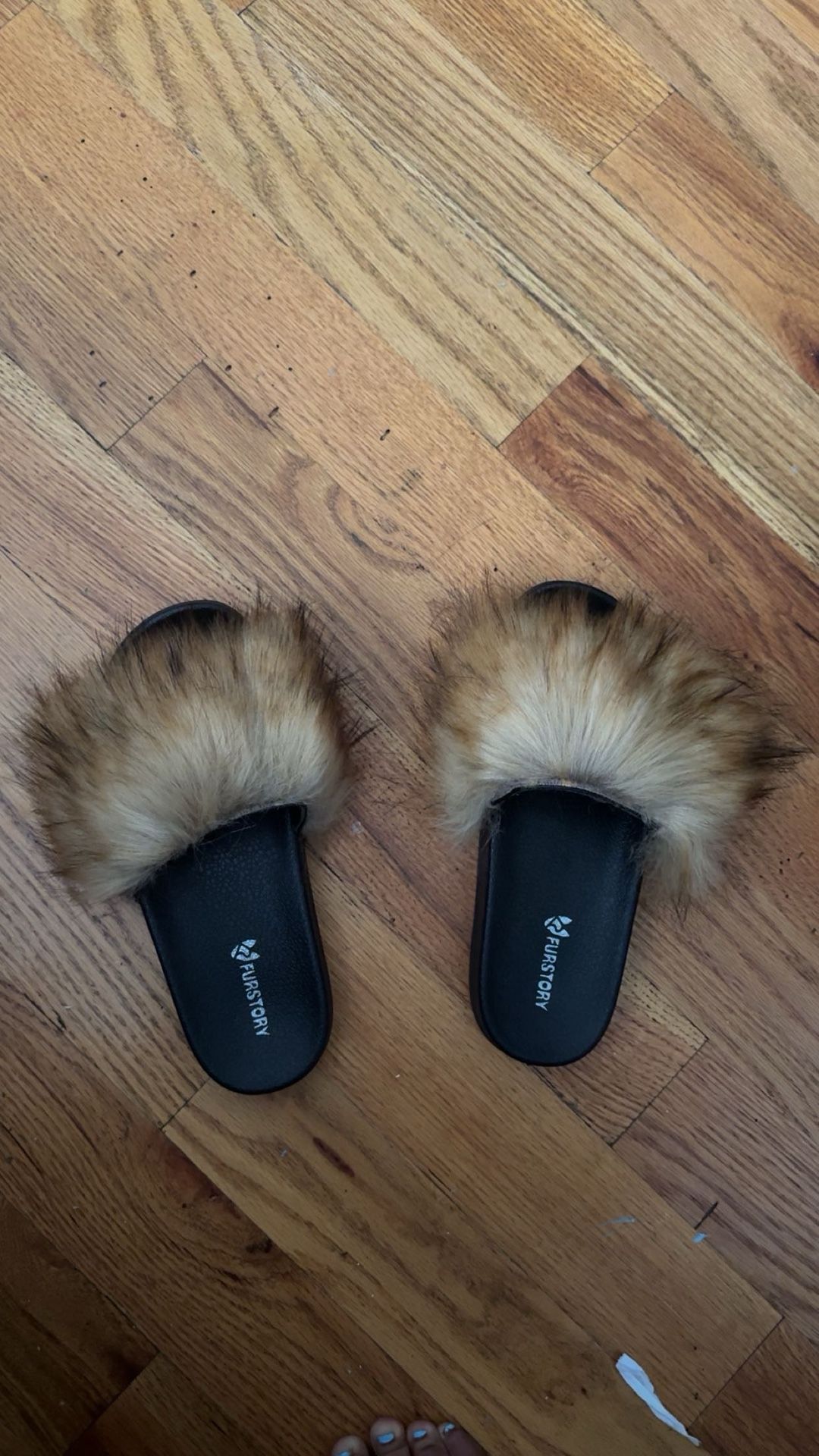 New Women Fluffy Slides For $25 Size 9