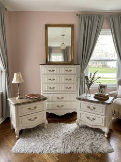 Beautiful Vintage French Provincial 3-Piece Bedroom Set