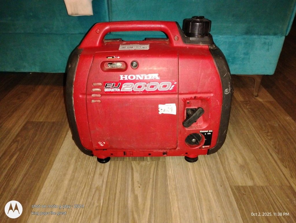Honda EU2000i Generator
