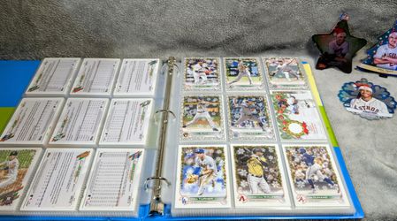 297 Topps Holiday Baseball Cards From 2021, 2022, & 2023  And 3 Oversized Die Cut Ornaments
