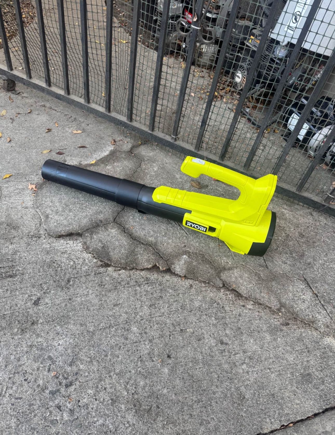 RYOBI ONE+ 18V Battery Leaf Blower