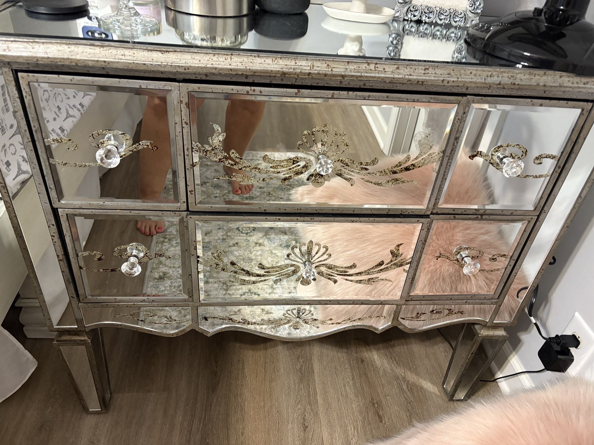 Mirrored dresser