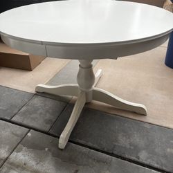 White Breakfast Dining Table Expands**