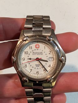 Wenger Swiss Army Men Wristwatch SAK Design Dual Time GMT New Battery Used Runs White Dial 097.0699