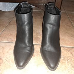 Black Ladies Boots Size 8.5