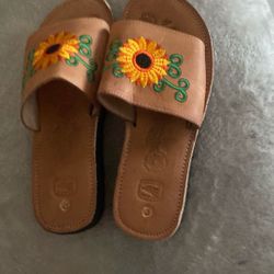 Mexican chanclas straight from Mexico
