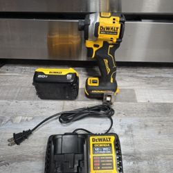 DEWALT 20V BRUSHLESS 1/4" IMPACT DRIVER WITH 20V 5AH BATTERY AND CHARGER  PERFECT CONDITION  MOD#DCF850