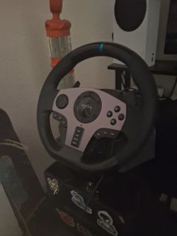 Gaming steering wheel, comes with gear shifter and pedals,