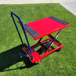 Hydraulic lift table