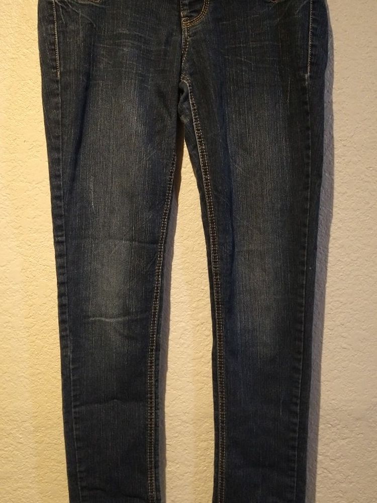 WOMEN'S SIZE 5 JOLT JEANS!