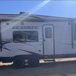 2018 Eclipse Iconic Toy Hauler
