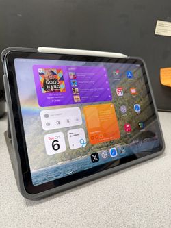 iPad Air 4 - With Apple Pencil & Keyboard/Folio Case